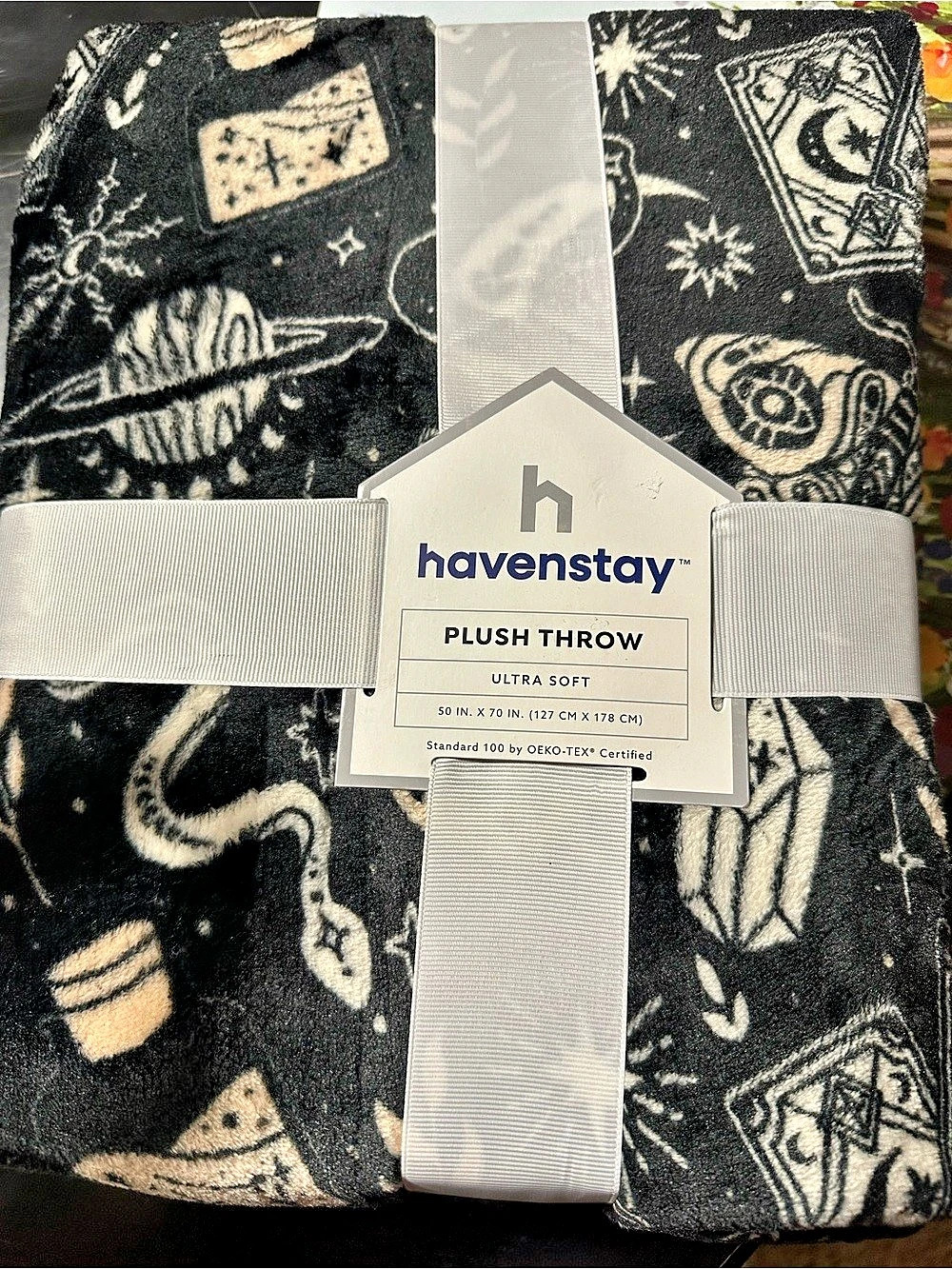 Havenstay Printed Plush Throw - Celestial Black & White